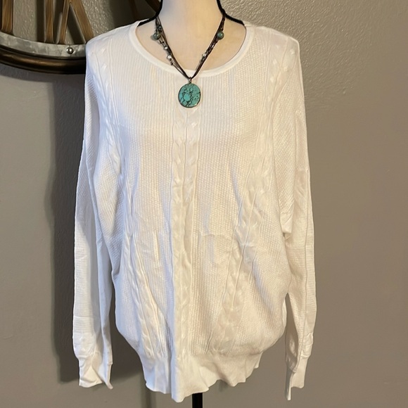 TAHARI VISCOSE BLEND SWEATER. - Picture 3 of 9